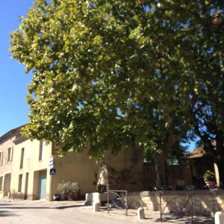 Cafe De L'Univers Bed and Breakfast 3*
